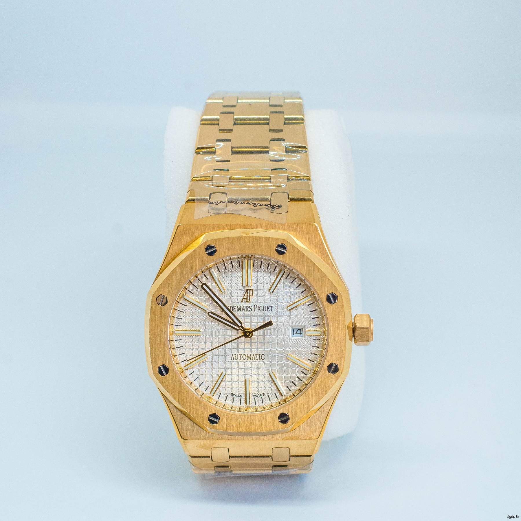 Audemars Piguet Royal Oak 18 kt Yellow Gold Men's Watch for sale in Nairobi,Kenya contact 0724681225